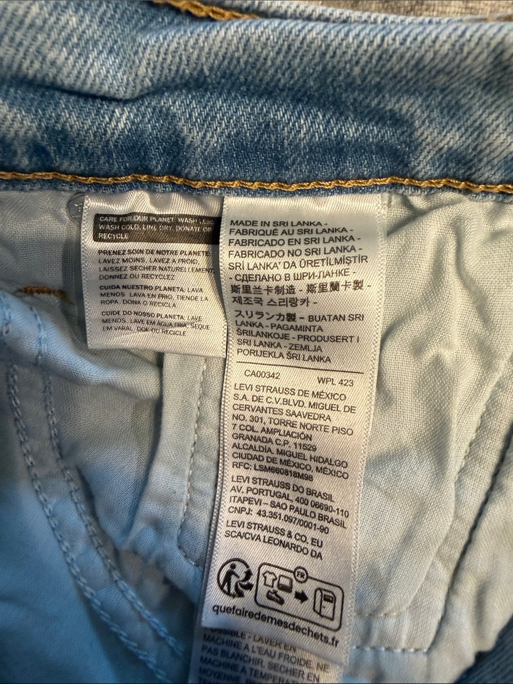 Levi's Light Blue Wedgie Straight Women's Jeans - Picture 6 of 6